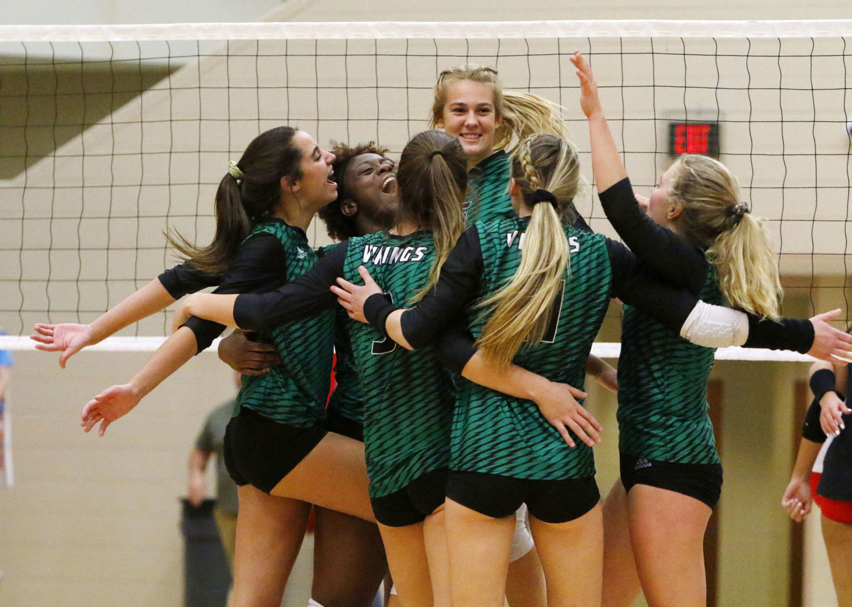 Gallery: 4A volleyball sectional final: Crown Point vs. Valparaiso